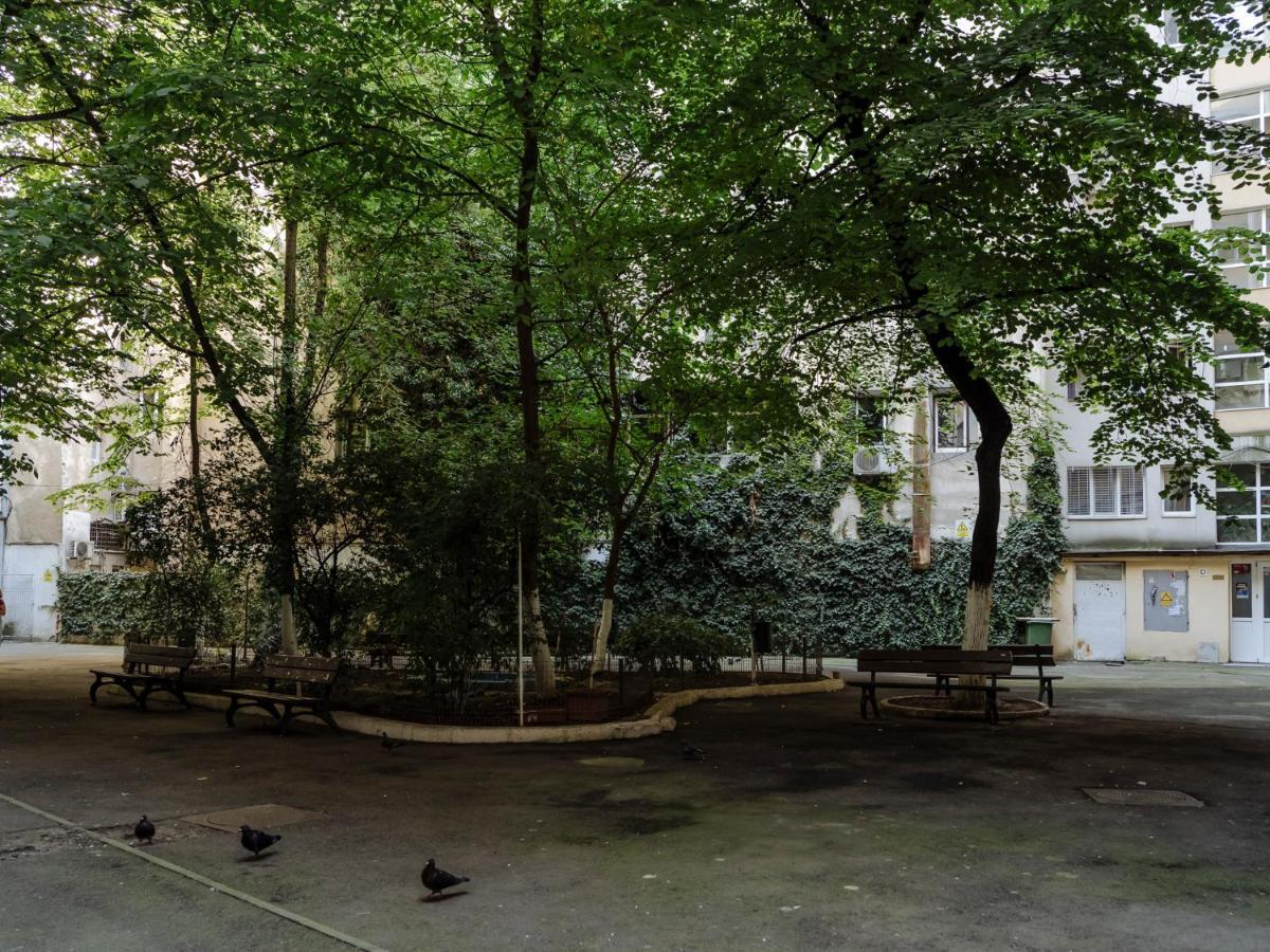 Old Town Historic Apartment With Backyard Mini Park Boekarest Buitenkant foto