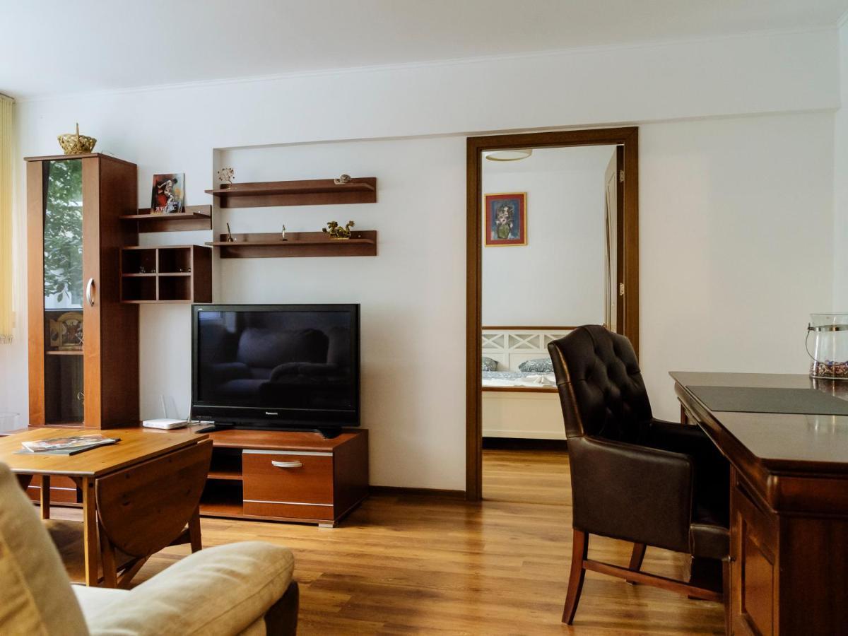 Old Town Historic Apartment With Backyard Mini Park Boekarest Buitenkant foto