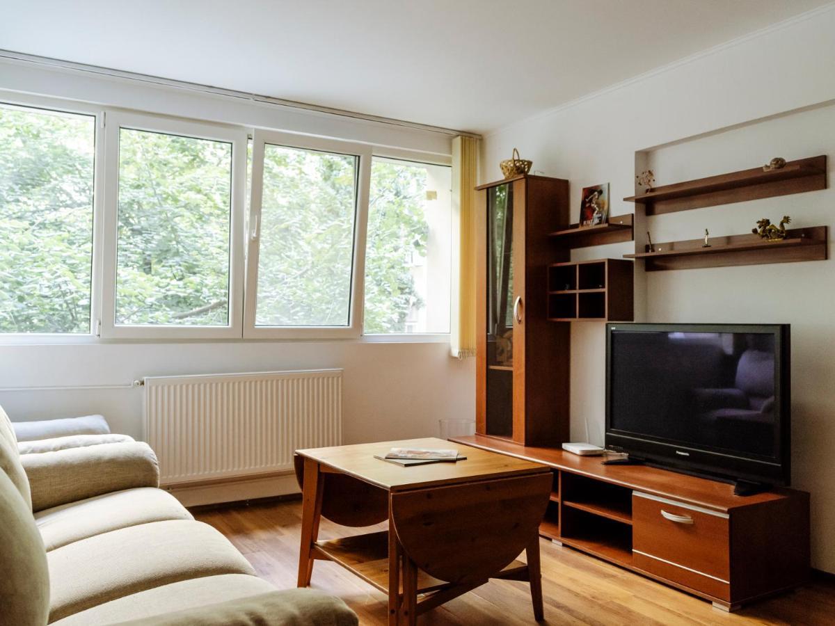 Old Town Historic Apartment With Backyard Mini Park Boekarest Buitenkant foto